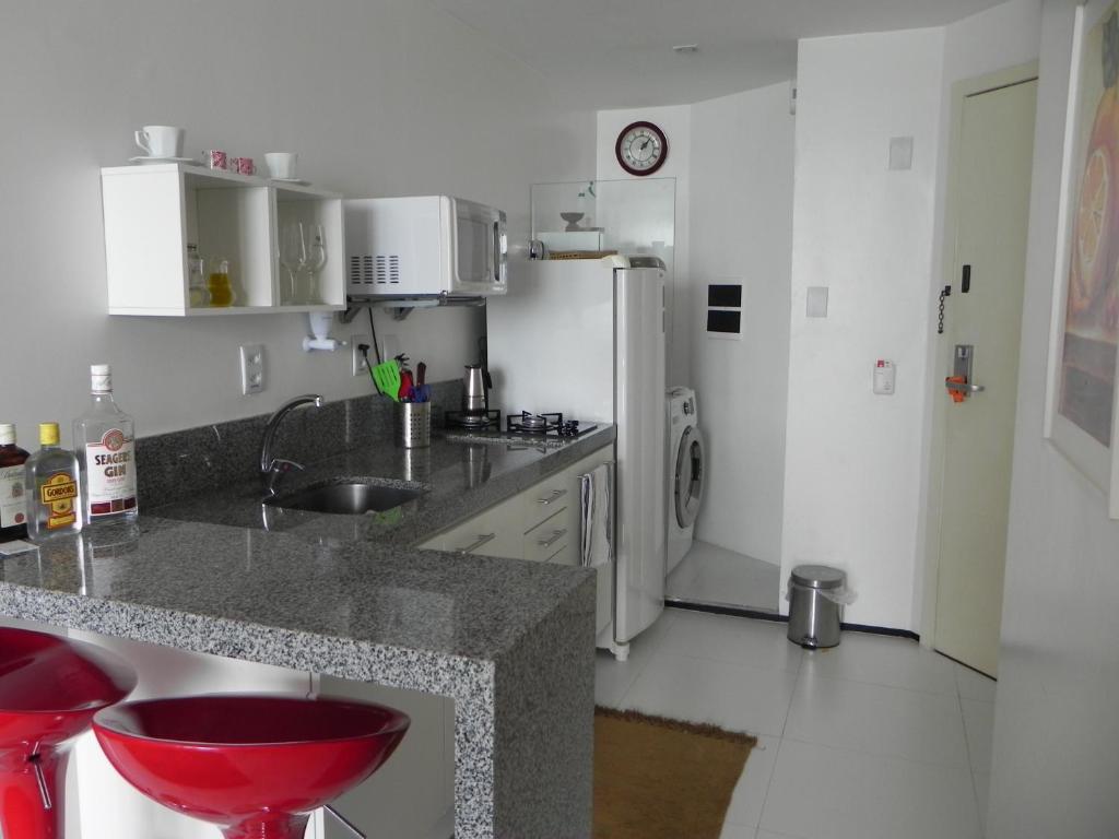  FLAT COMPLETO - FRENTE AO MAR