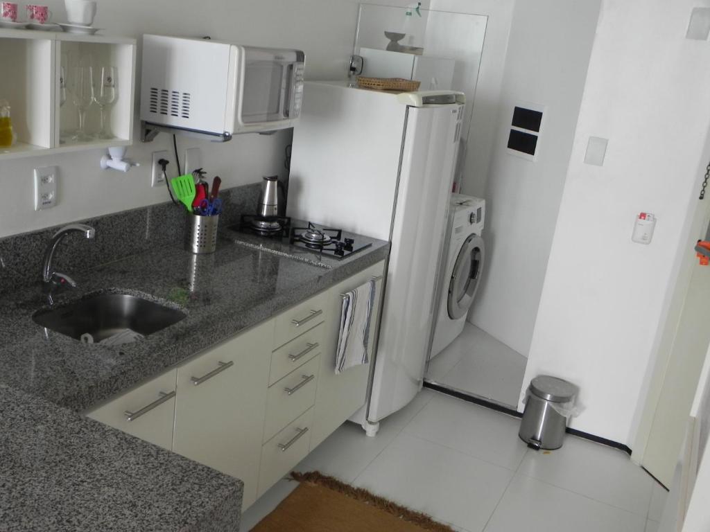  FLAT COMPLETO - FRENTE AO MAR
