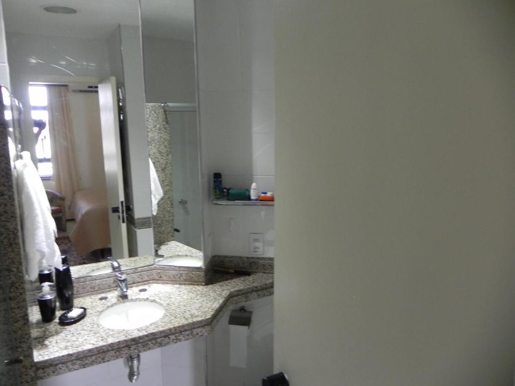  FLAT COMPLETO - FRENTE AO MAR