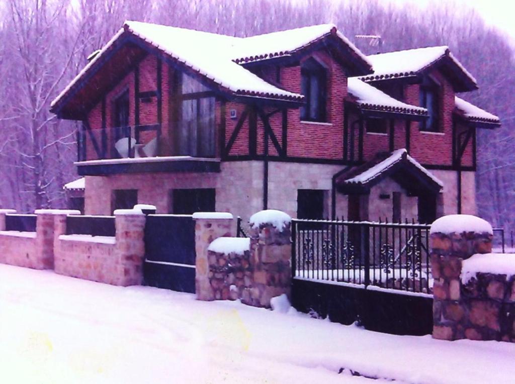 Alojamiento la Luz de la Sierra during the winter