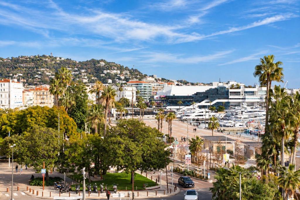 Cannes Marina by Connexion
