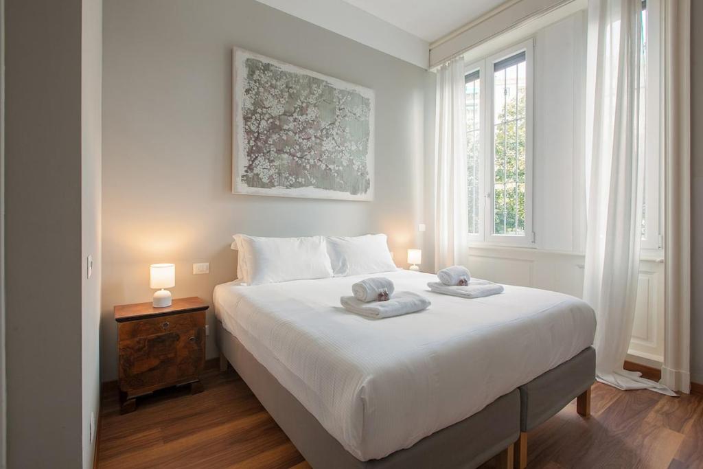 HACCA Collection - Central Milan Elegant Period 2BR 2 Baths