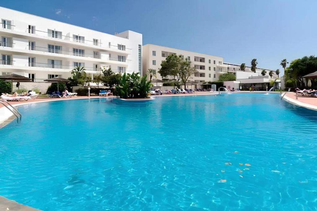 Marina Garden View | Pool, Marina & Beach