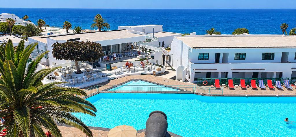 Apartamentos La Peñita