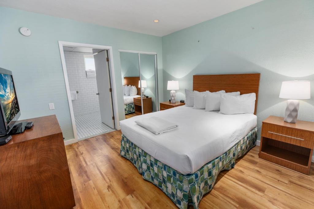 Blue Palms Resort - 
