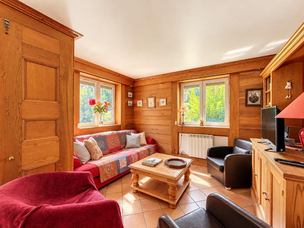 Chalet rénové avec cheminée et terrasse, proche télécabine