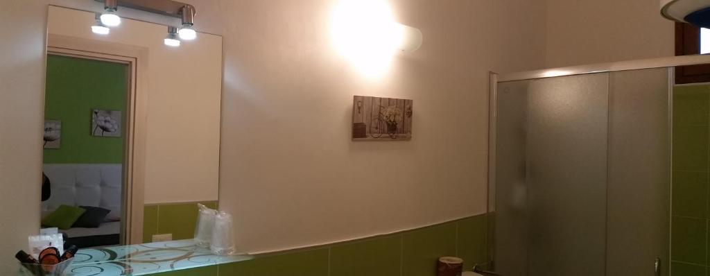 A bathroom at La Suite Di Segesta