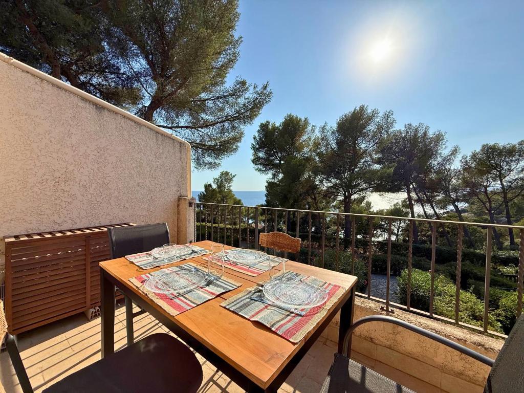 Appartement sur la corniche 4 personnes vue mer Boulouris St Raphael