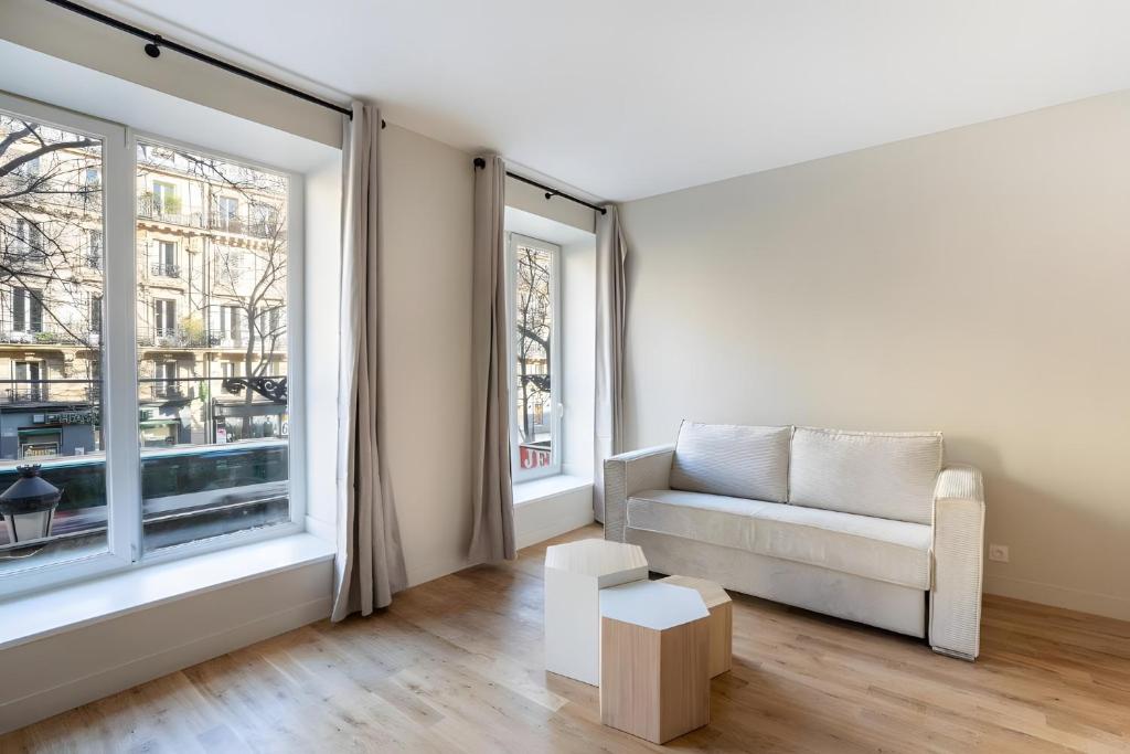 Modern Open-Air Apartment near Montmartre