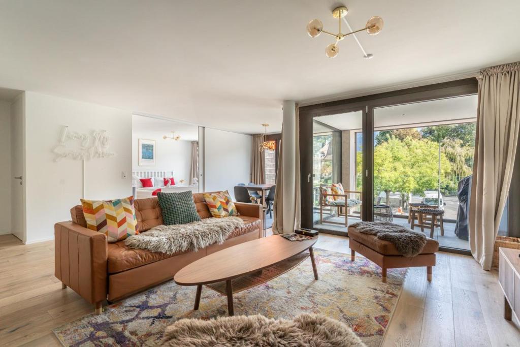 Mountain View Luxury Apt at Interlaken West • AC • BBQ by SwissDreamLiving