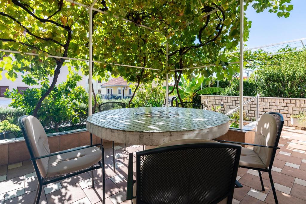 Apartments with parking space Crikvenica - 5553
