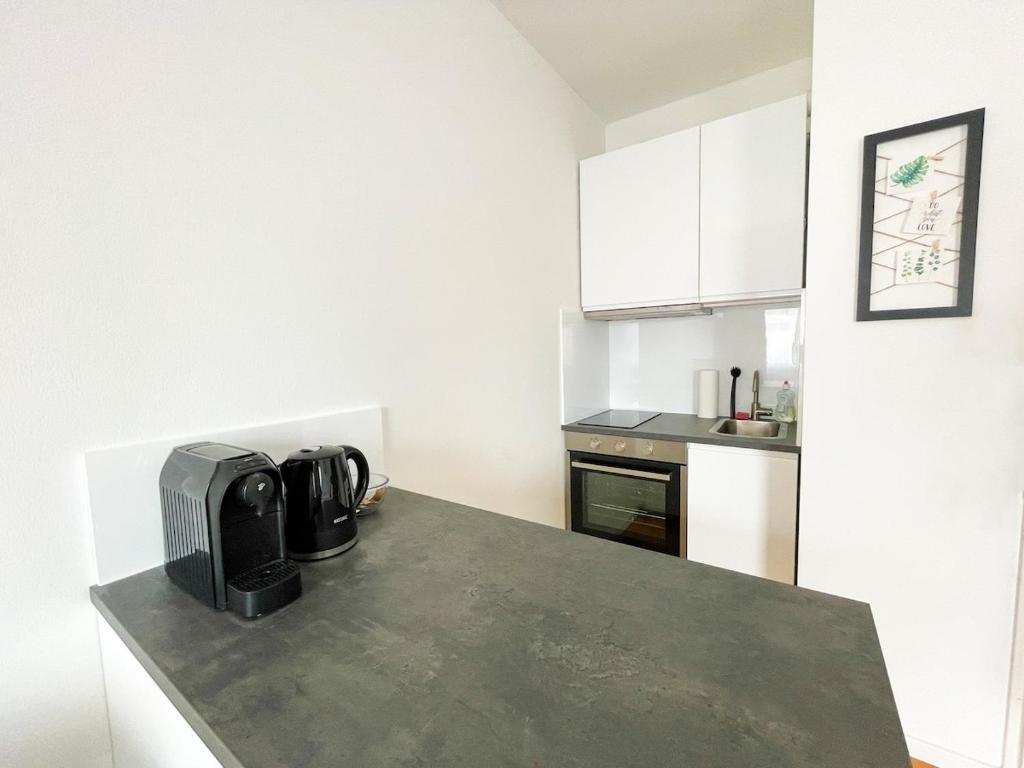 NOOR Modern Studio Lend Parking Option