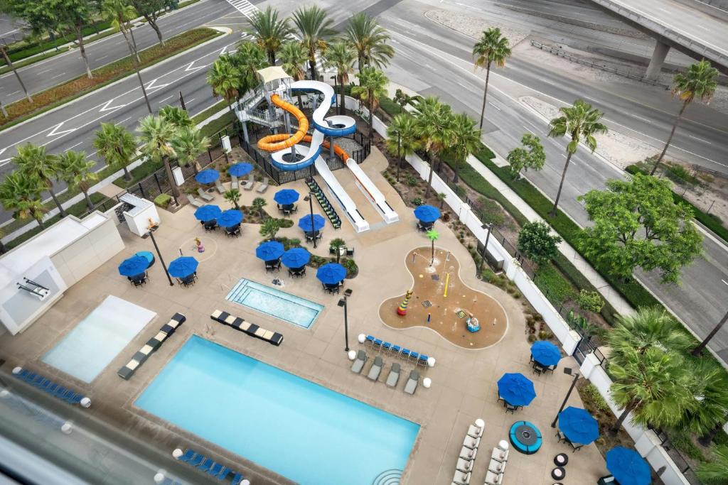 Cambria Hotel & Suites Anaheim Resort Area - 