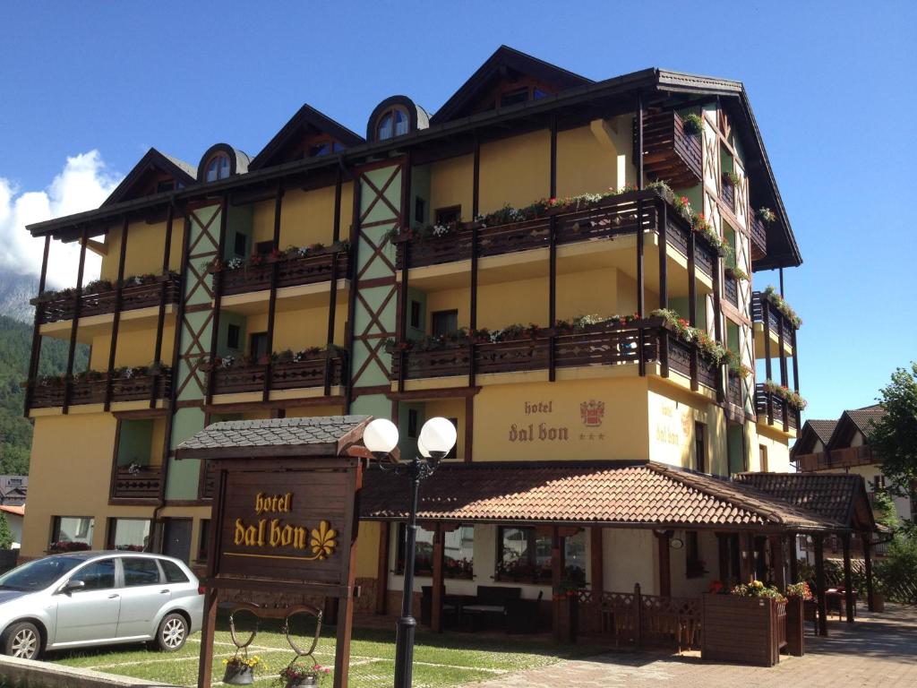 Budova, kde se hotel nachází