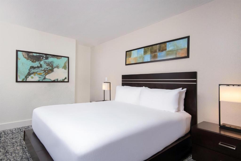 Hilton Houston Plaza/Medical Center - 