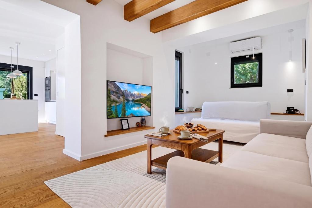 Green Zone Apartment With Terrace And Parking - Happy Rentals