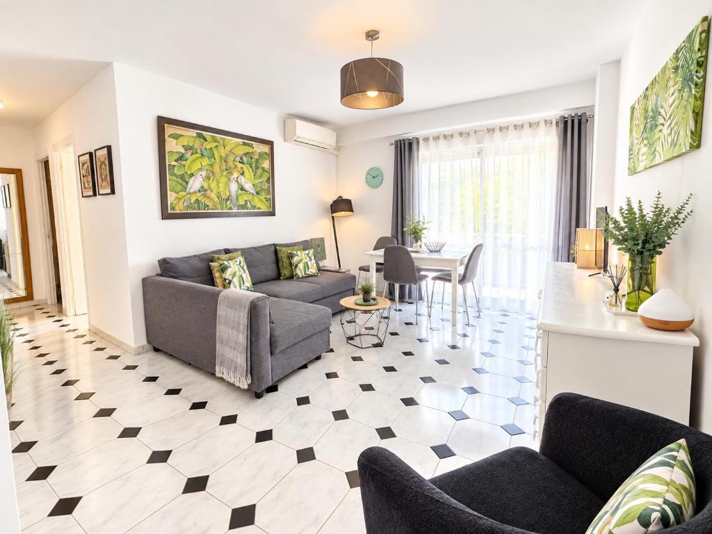 Charming Central Marbella Apartment 2 min to Beach