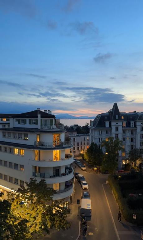 Studio chaleureux avec belle vue lac et montagnes