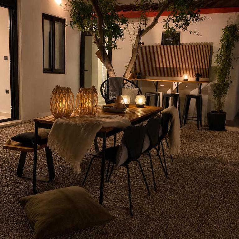 Athelio Boutique Entire Home, Private Courtyard, Outdoor Bar