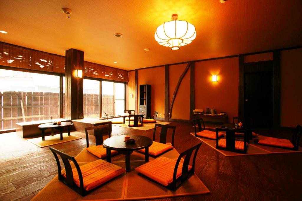 Posezení v ubytování Nakaya Ryokan