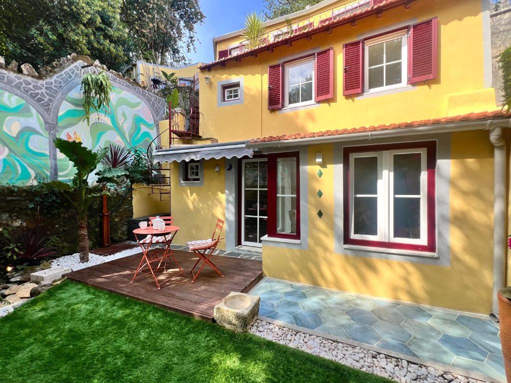 Garden apartment by Moorish Castle trails