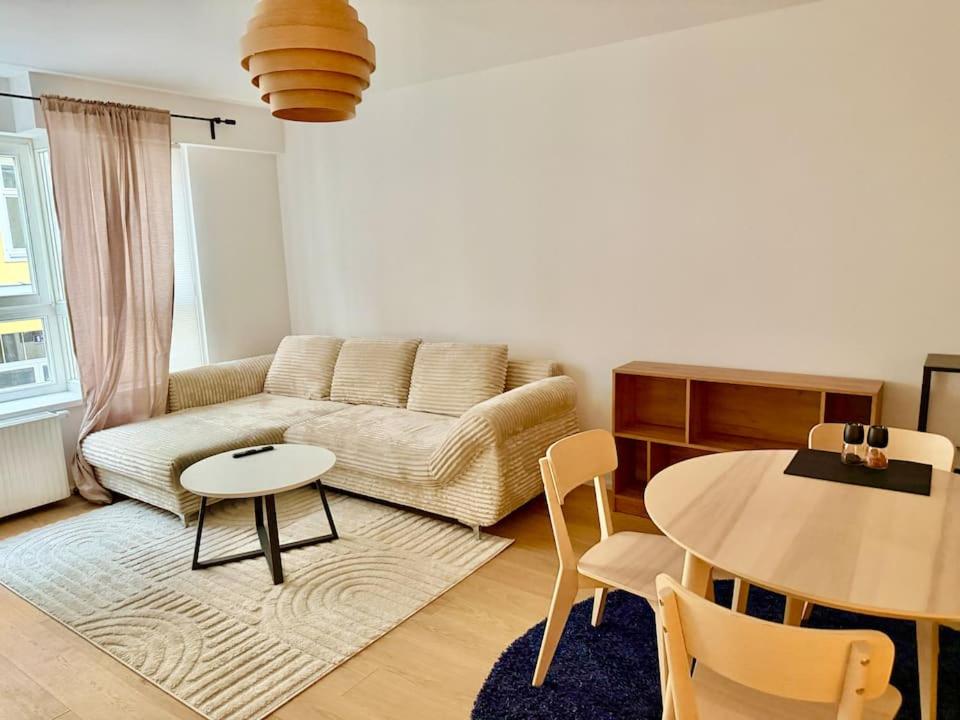 Deluxe Long-Term Apartment with Free Parking