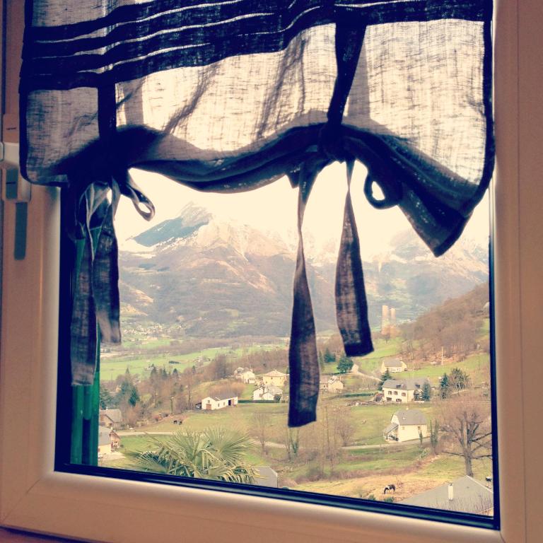 Nespecifikovaný výhled na hory nebo výhled na hory při pohledu z hotelu