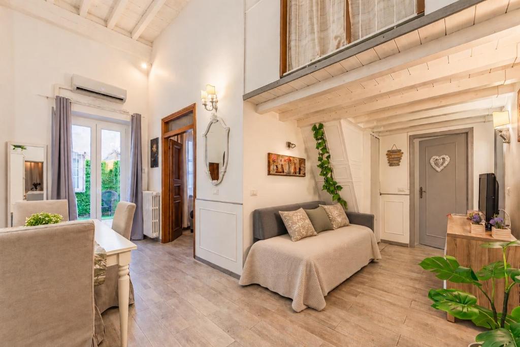 Santa Croce Home - 2BR - Private Courtyard