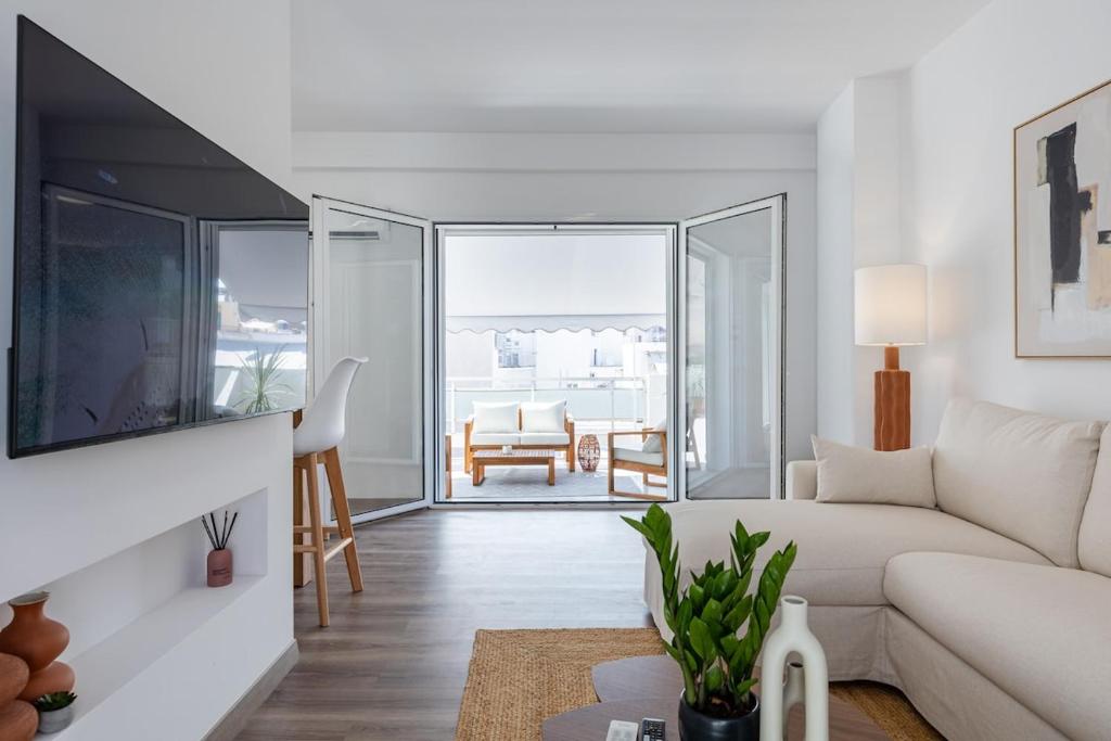 The Pearl of Piraeus