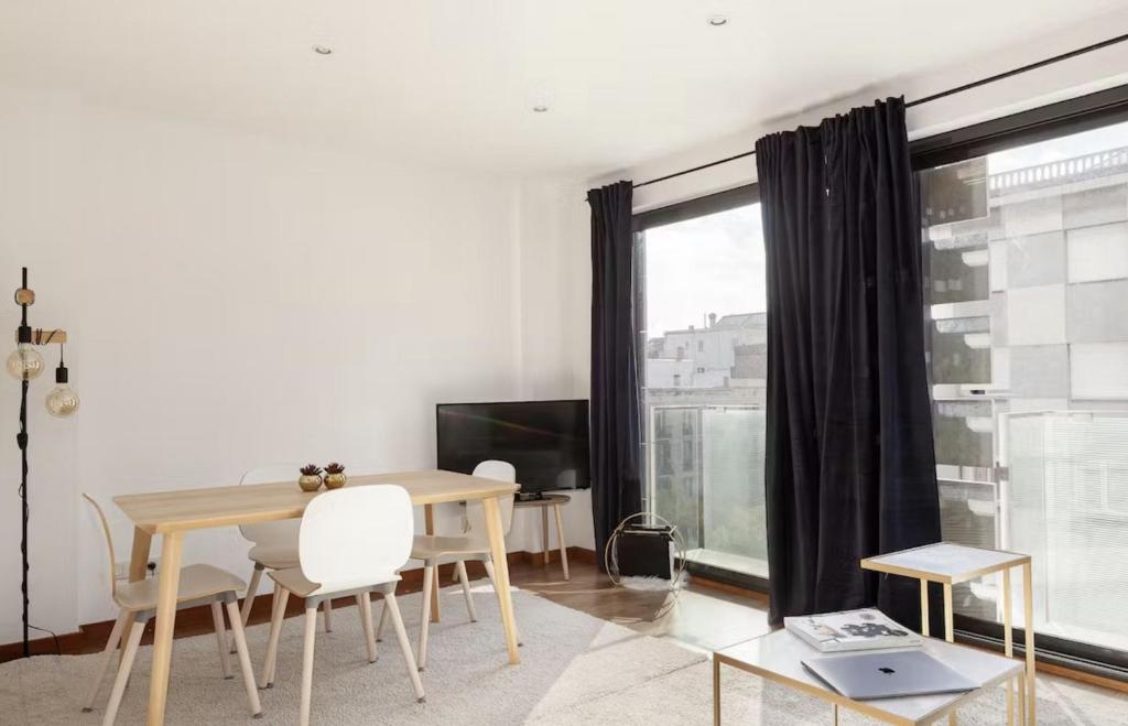 Luxury Central Vienna Apartment - Steps from Stephansplatz