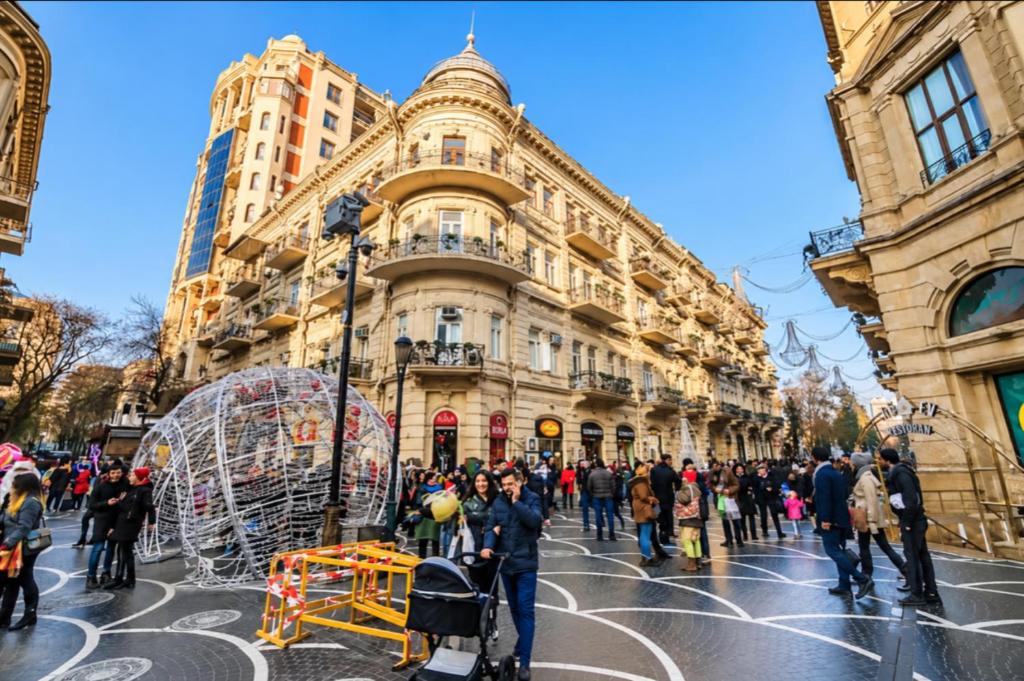 فضای داخلی هتل آپارتمان مک‌دونالدز، خیابان نظامی در باکو - تصویر ۳