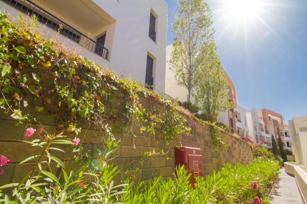 Vonkajšia záhrada v ubytovaní Samara Marbella