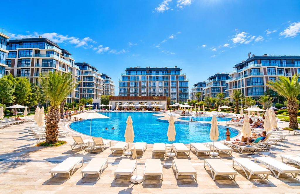 Sea Breeze Polo Residence در باکو