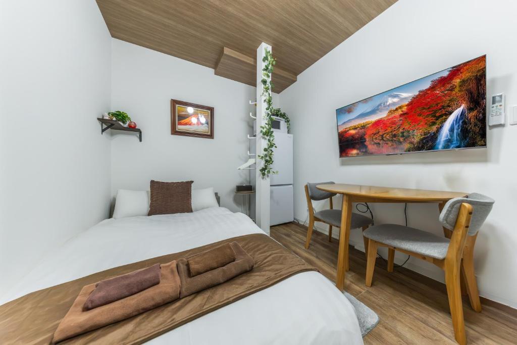 Fully renovated, 10 mins walk from Nishi-Shinjuku-Gochome Station, Good access to Shinjuku and Harajuku, For up to 7 people