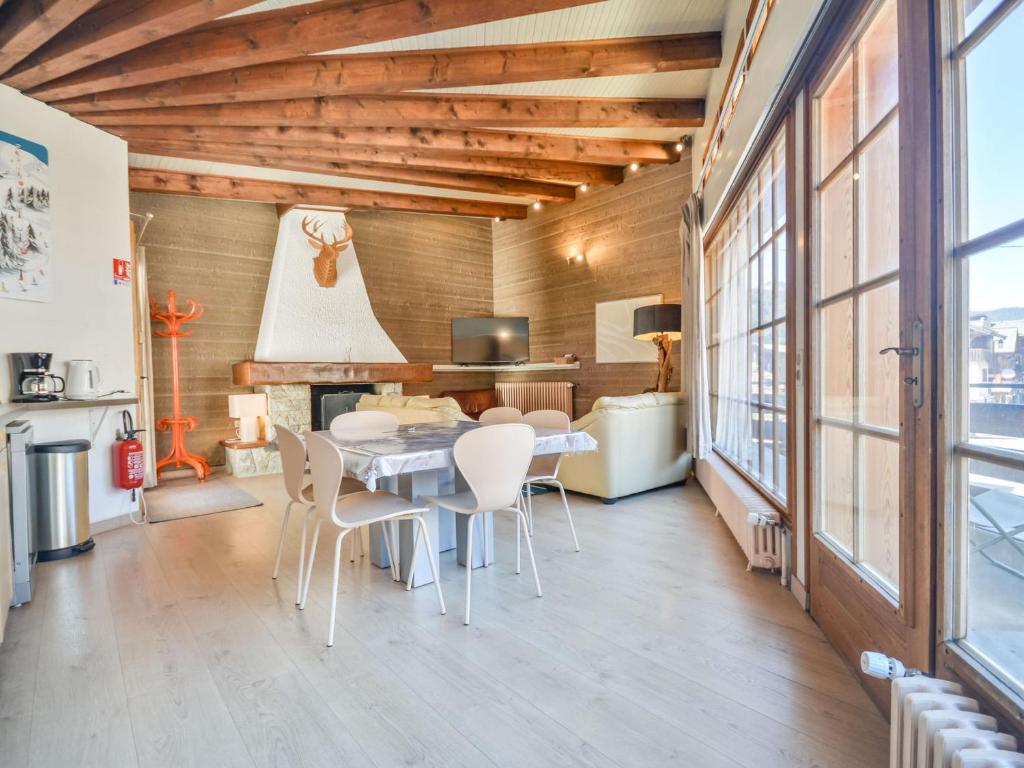 Appartement T4 Lumineux au Centre de Morzine, Proche Télécabines – 6 Pers, Parc. Couv., Multipass Été