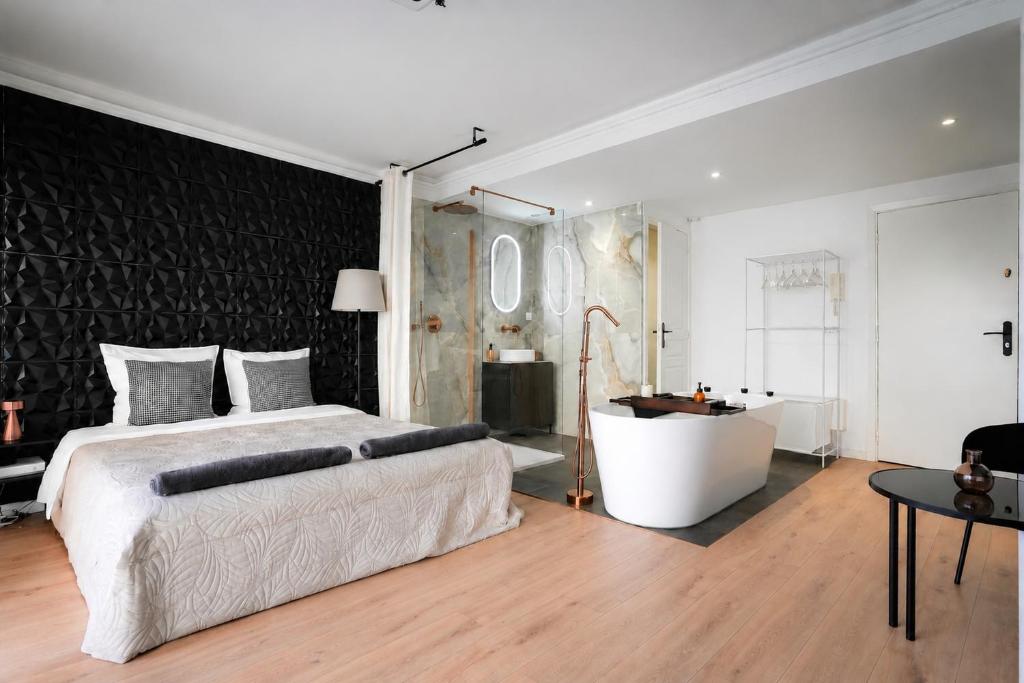 Studio Lux Cannes - Suite premium avec baignoire ilot, plage a 2 min, Palais des festivals à 15 min