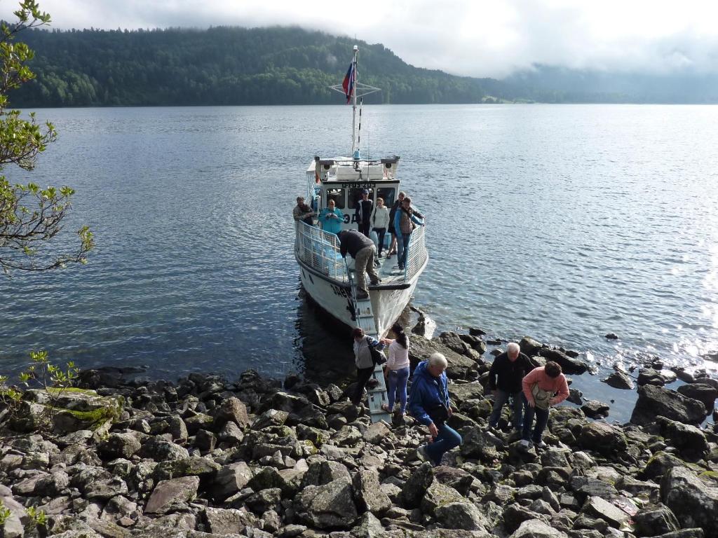 Green House at Teletskoye Lake - отзывы и видео