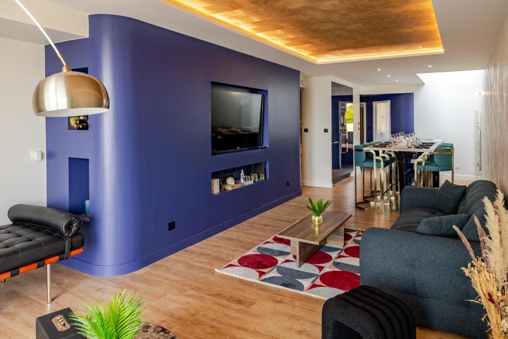 Appartement design face à l'océan et au lac