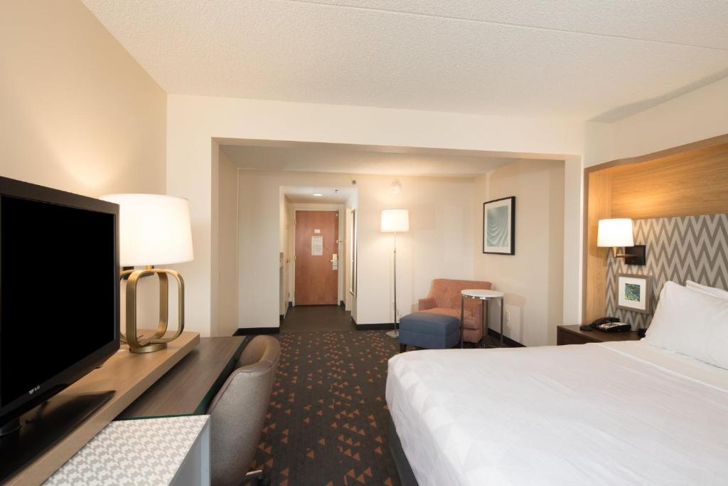 Holiday Inn Hotel & Suites Ann Arbor University of Michigan Area, an IHG Hotel - 