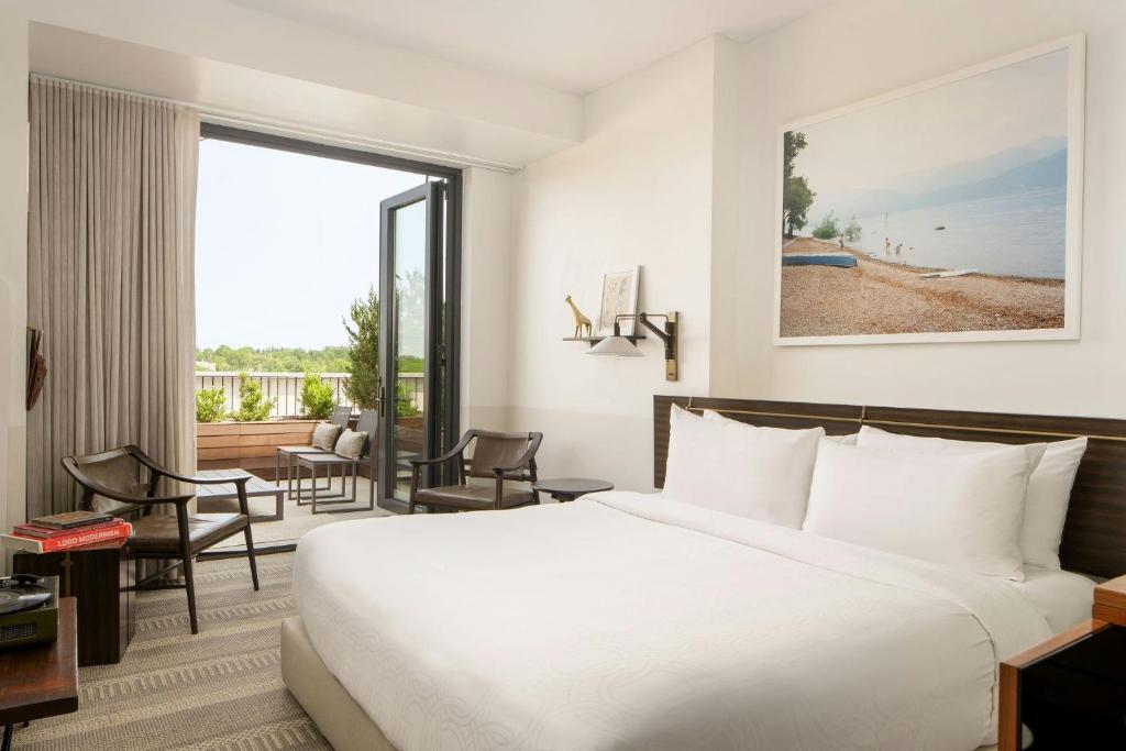 Halcyon - A Hotel in Cherry Creek - 