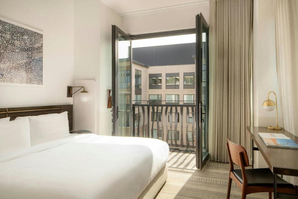 Halcyon - A Hotel in Cherry Creek - 