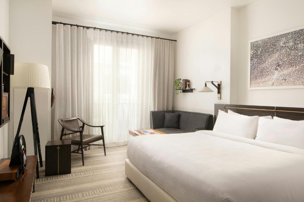Halcyon - A Hotel in Cherry Creek - 