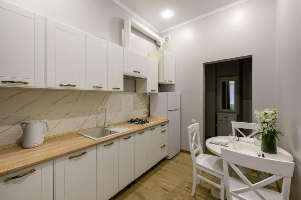 na Mytropolyta Hakmana Apartments photo 3