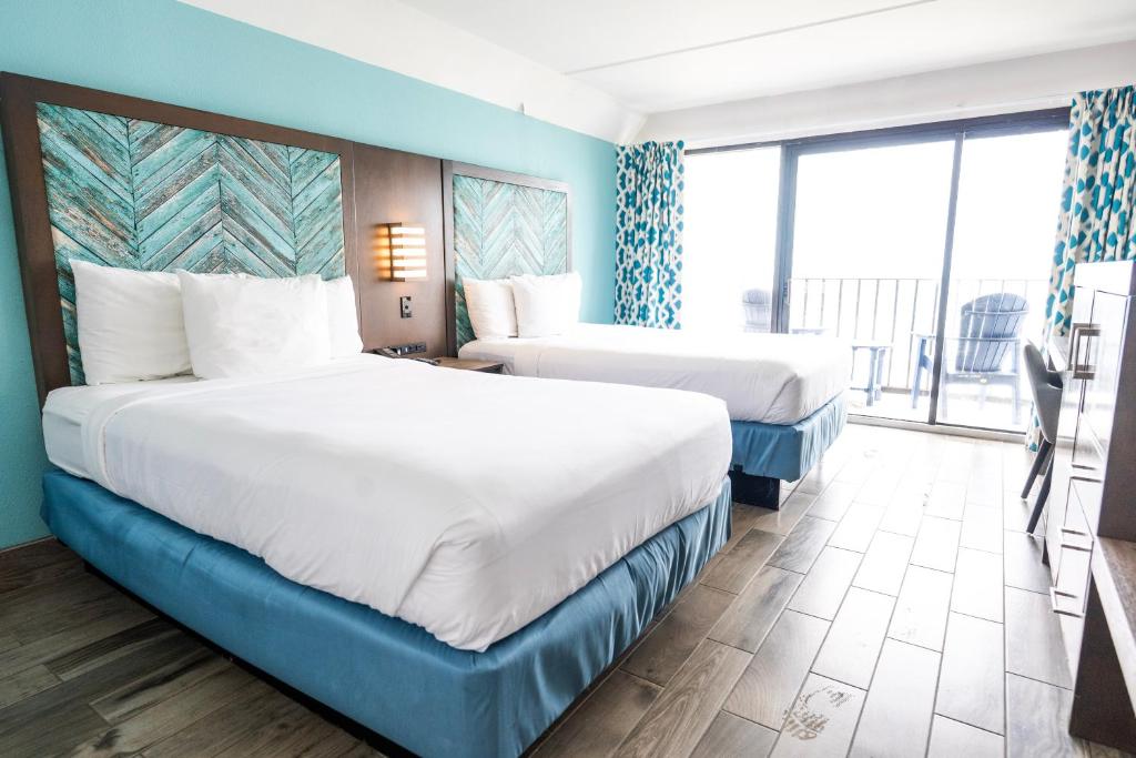 Crystal Coast Oceanfront Hotel - 