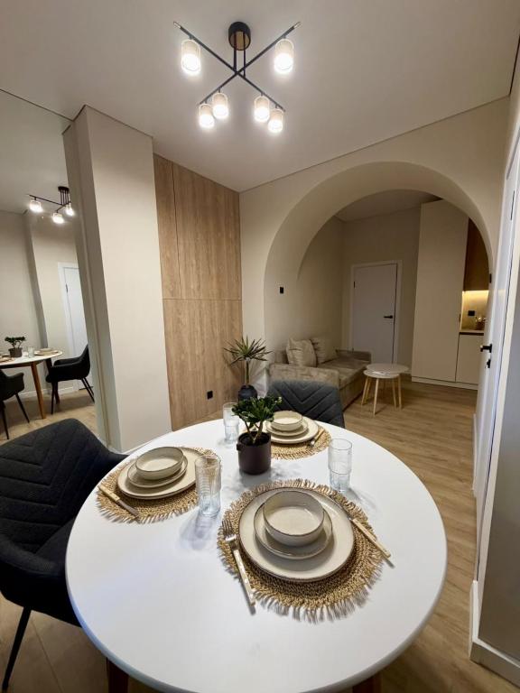 E21 Apartments головне фото