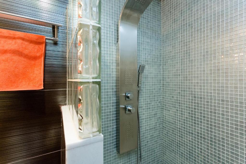 A bathroom at Ca Sa Padrina by LOCALITE