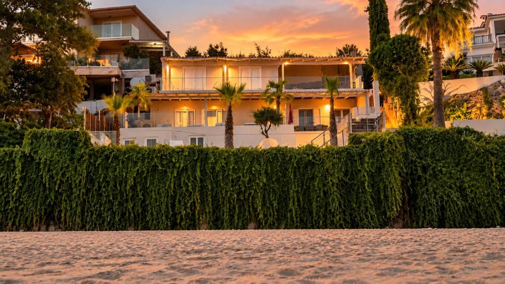 Infinity Beach House by KLV