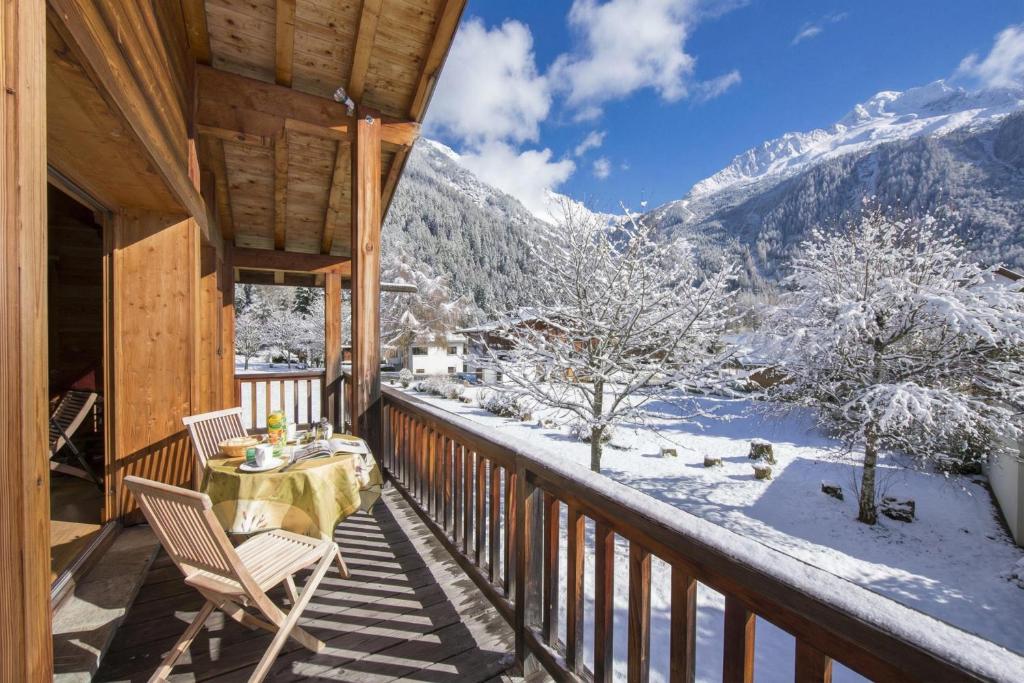 Chalet Beugeant Garden, BBQ, Parking Sleeps 6 - Happy Rentals