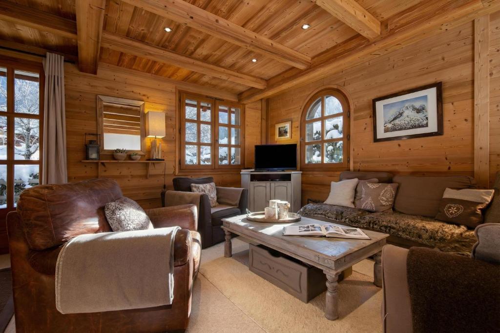 Chalets d'Henri 63 Mont Blanc Views 300m to Ski Lift - Happy Rentals
