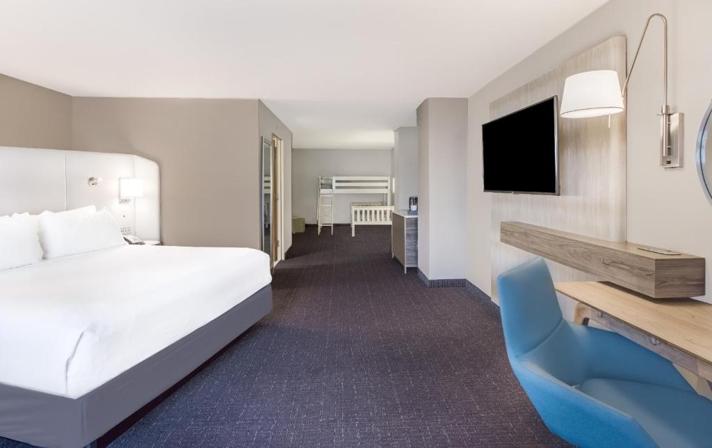 Crowne Plaza Cleveland at Playhouse Square, an IHG Hotel - 